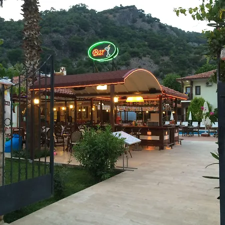 奥卢登斯酒店 3* 厄吕代尼兹