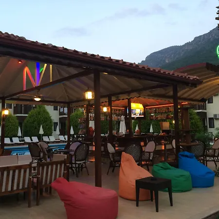 奥卢登斯酒店 3*